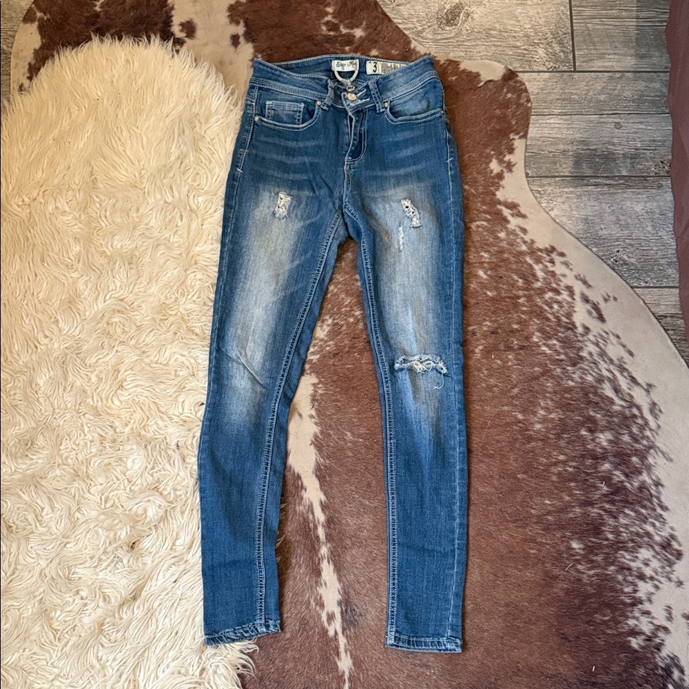 Stylish Blue Distressed Women's Jeans
